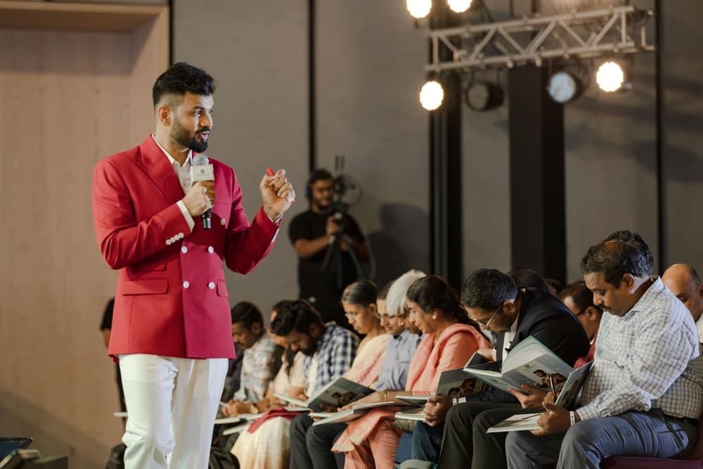 Purushottam engaging with warriors in the front row